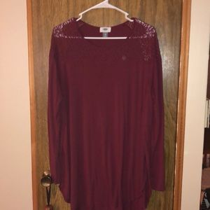 Size XL maroon lace shoulder tunic